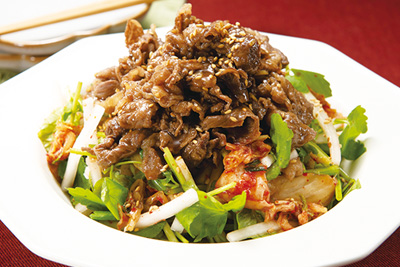 せりと牛肉のキムチサラダ